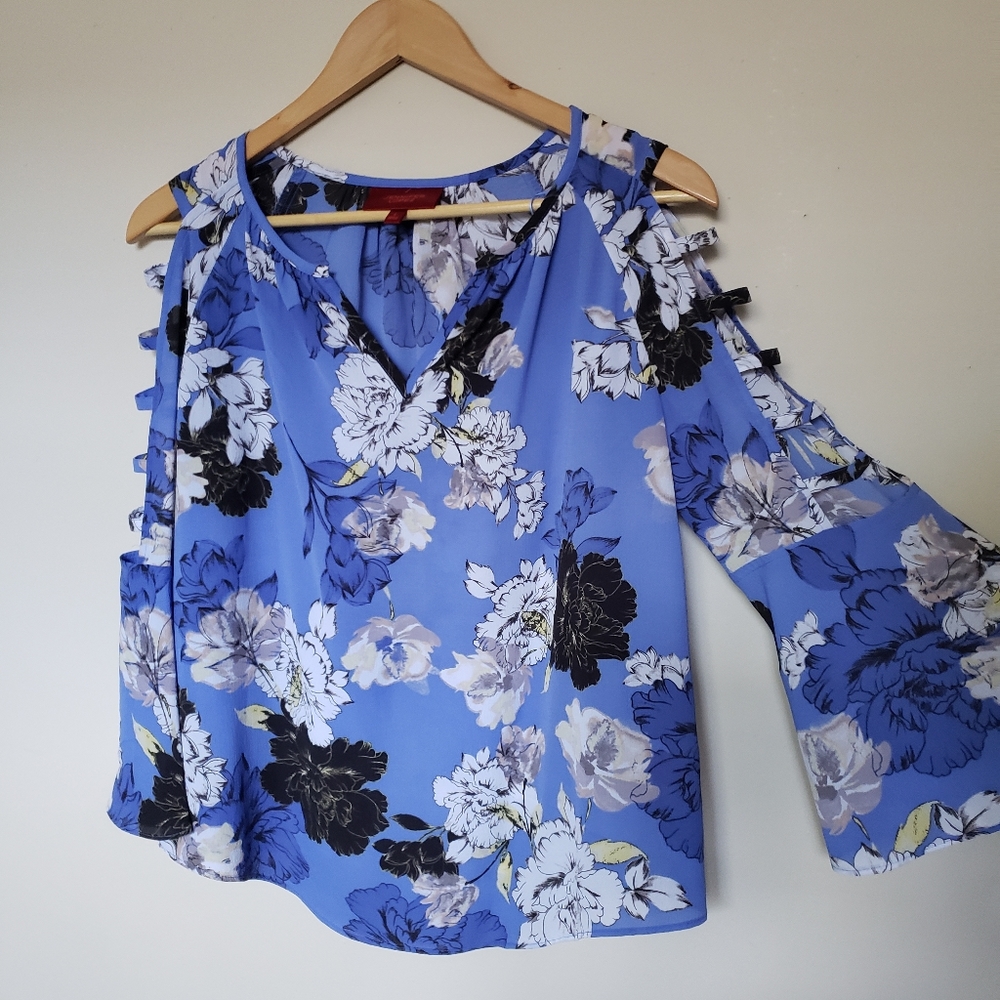 Floral Ladder Sleeve Blouse